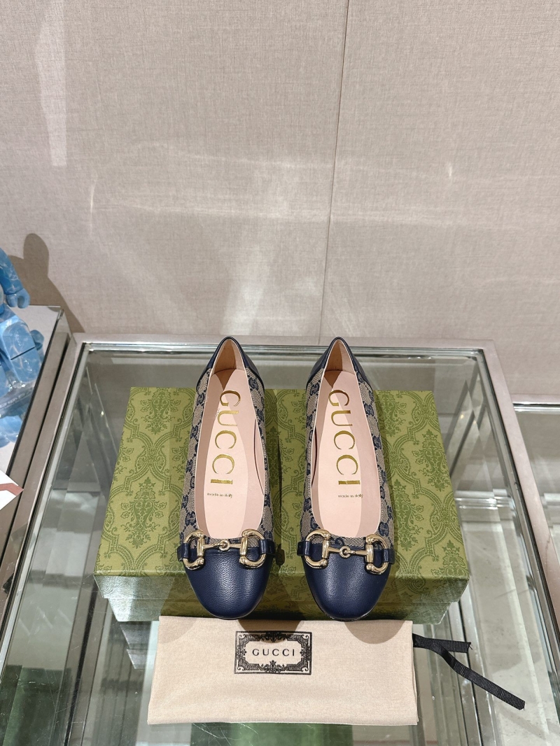 Gucci Flat Shoes